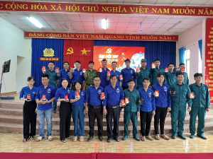 TUỔI TRẺ XÃ TÂN LỢI HƯỞNG ỨNG LỄ CHÀO CỜ CHÀO MỪNG ĐẠI HỘI ĐẠI BIỂU TOÀN QUỐC LẦN THỨ XIV CỦA ĐẢNG